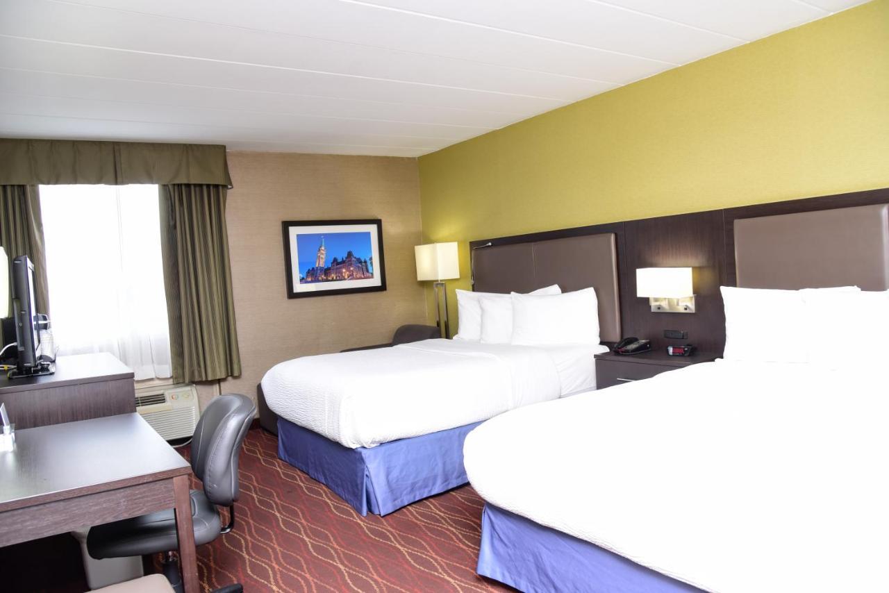 Days Inn By Wyndham Ottawa Bagian luar foto