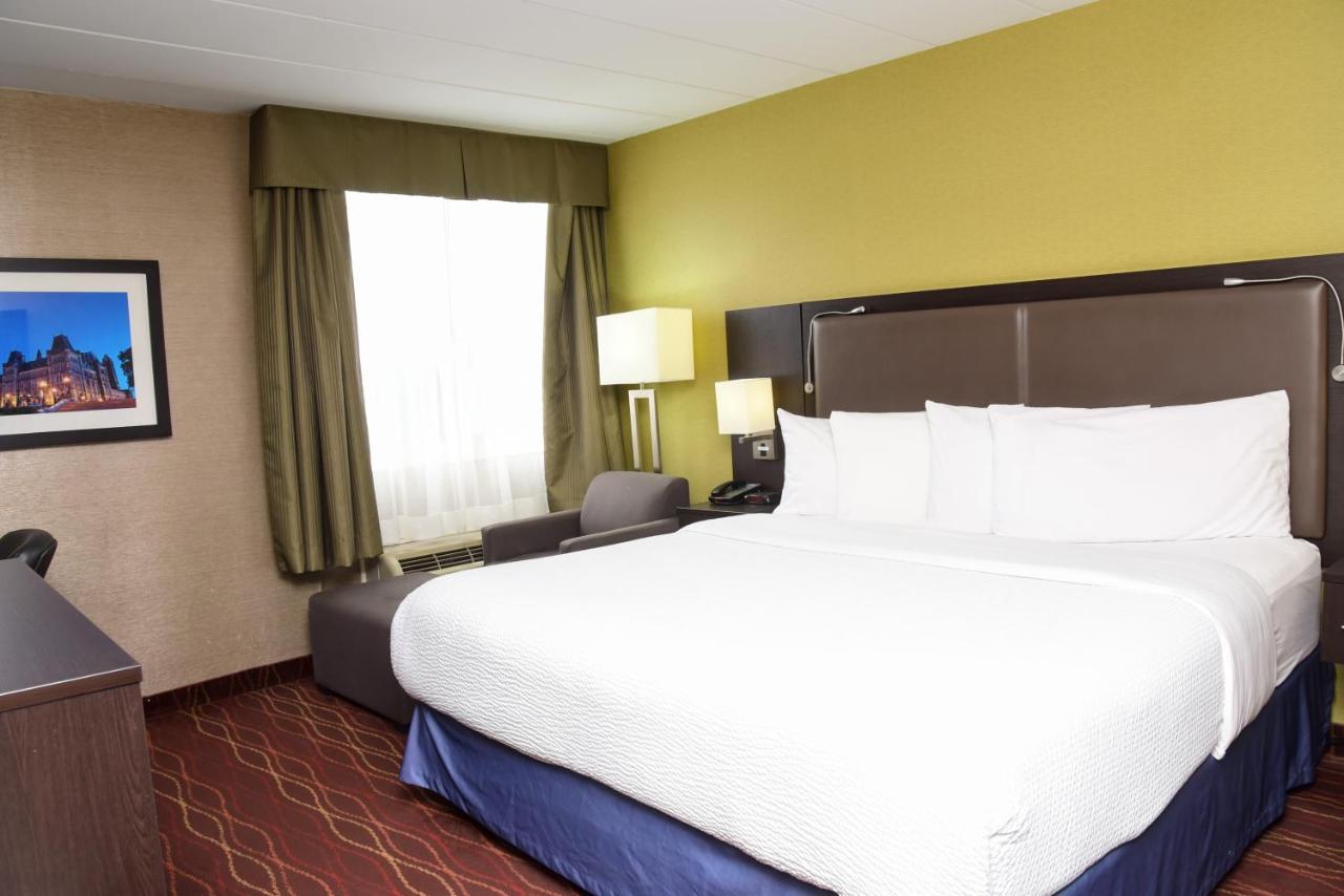 Days Inn By Wyndham Ottawa Bagian luar foto