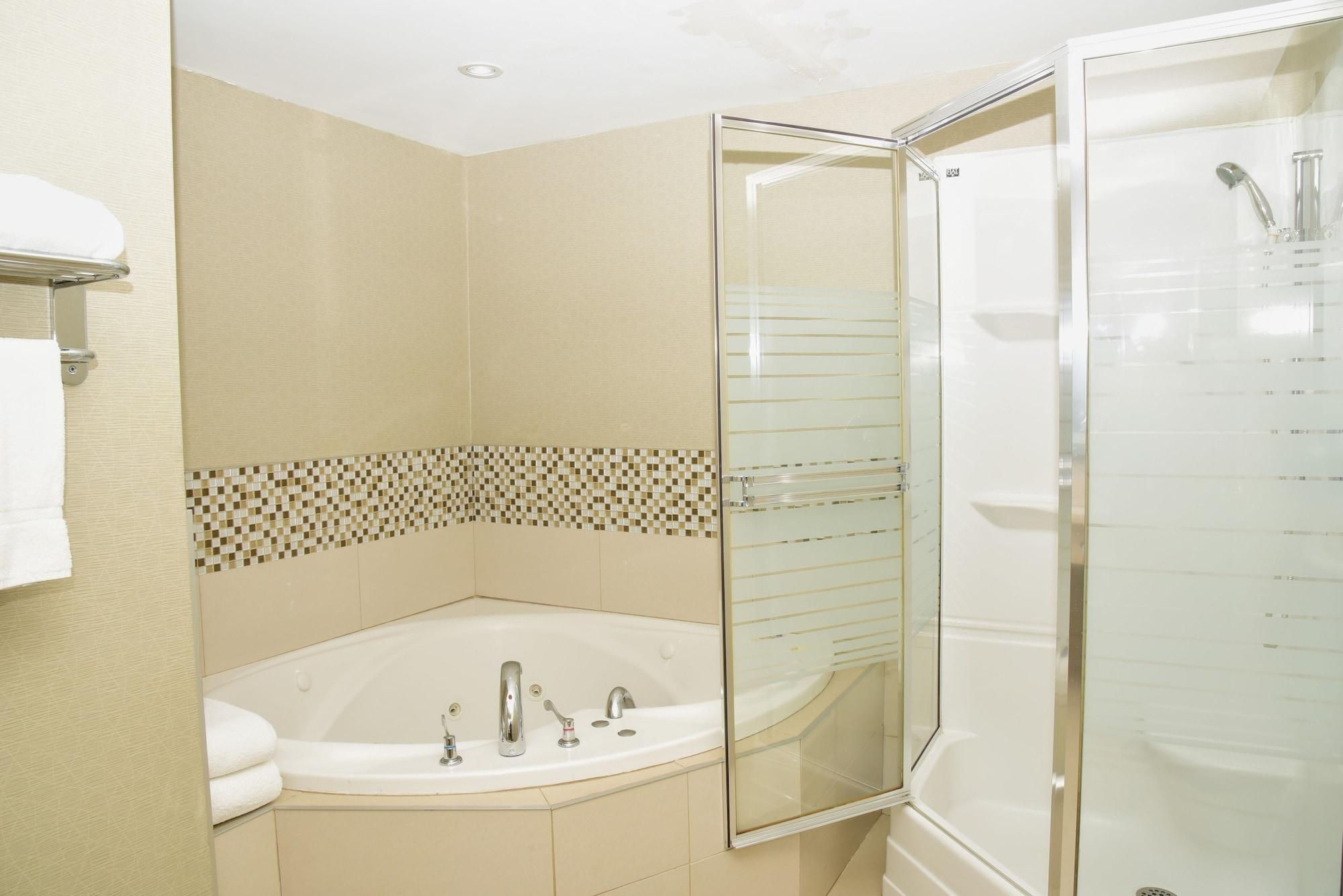 Days Inn By Wyndham Ottawa Bagian luar foto