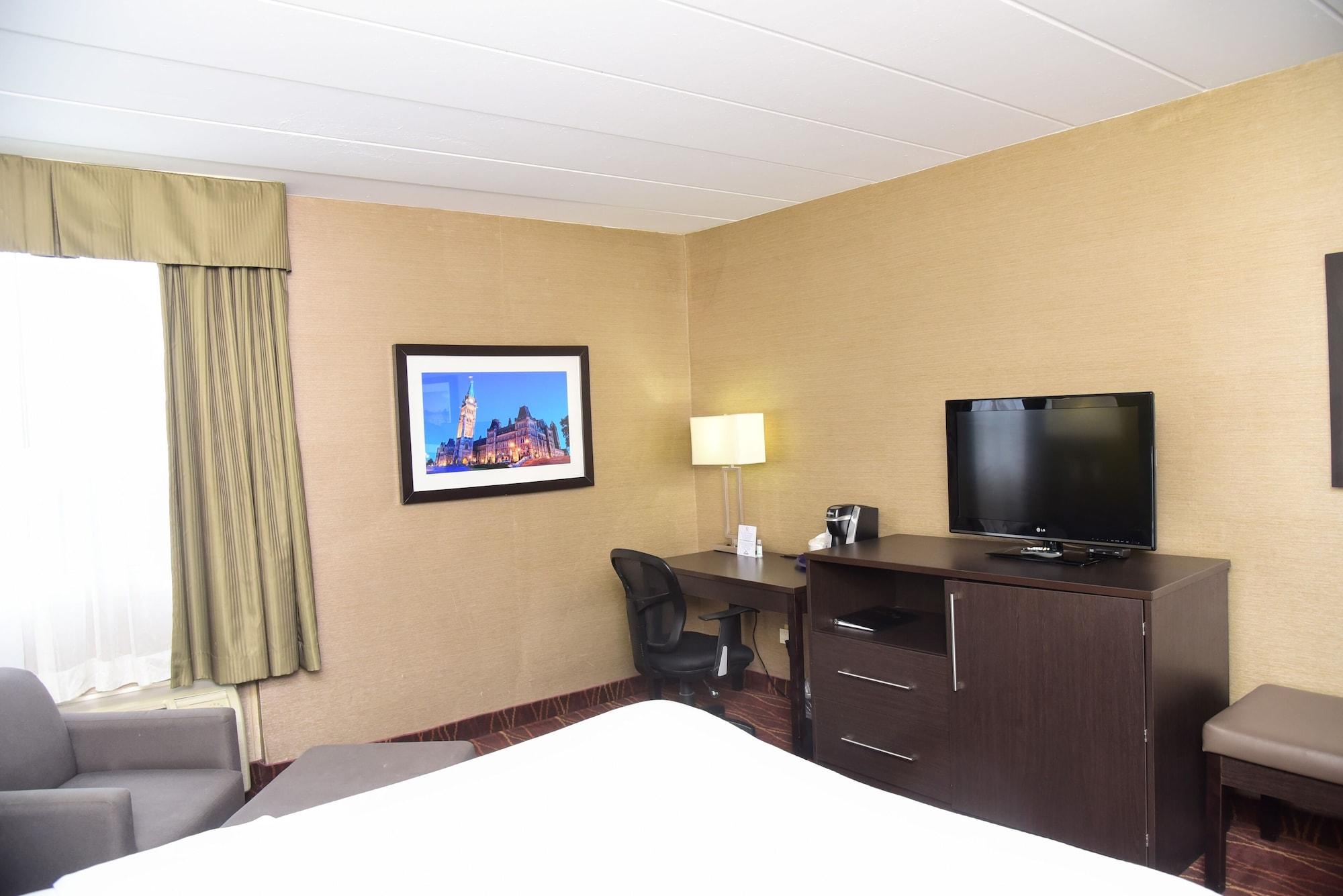 Days Inn By Wyndham Ottawa Bagian luar foto