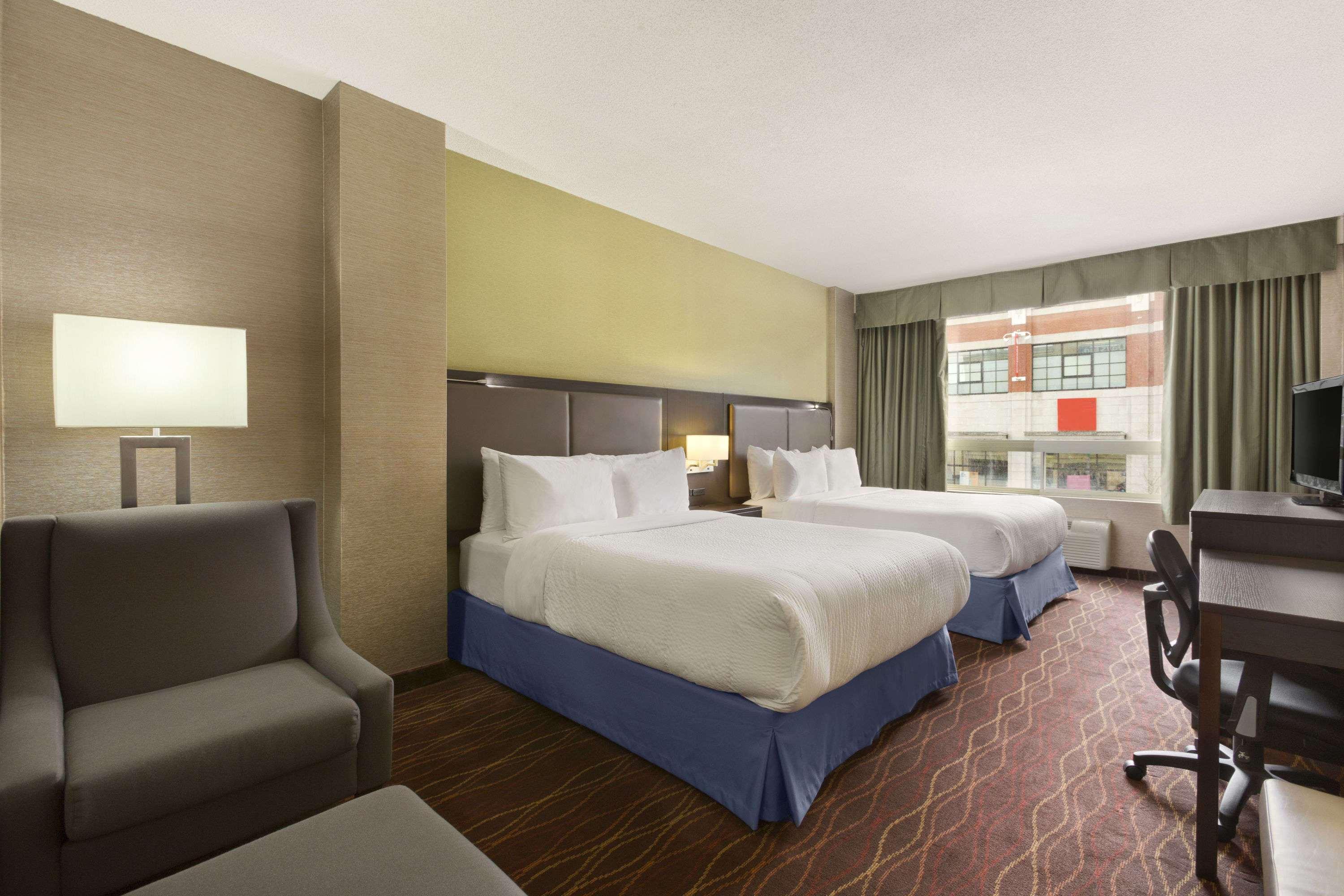 Days Inn By Wyndham Ottawa Bagian luar foto