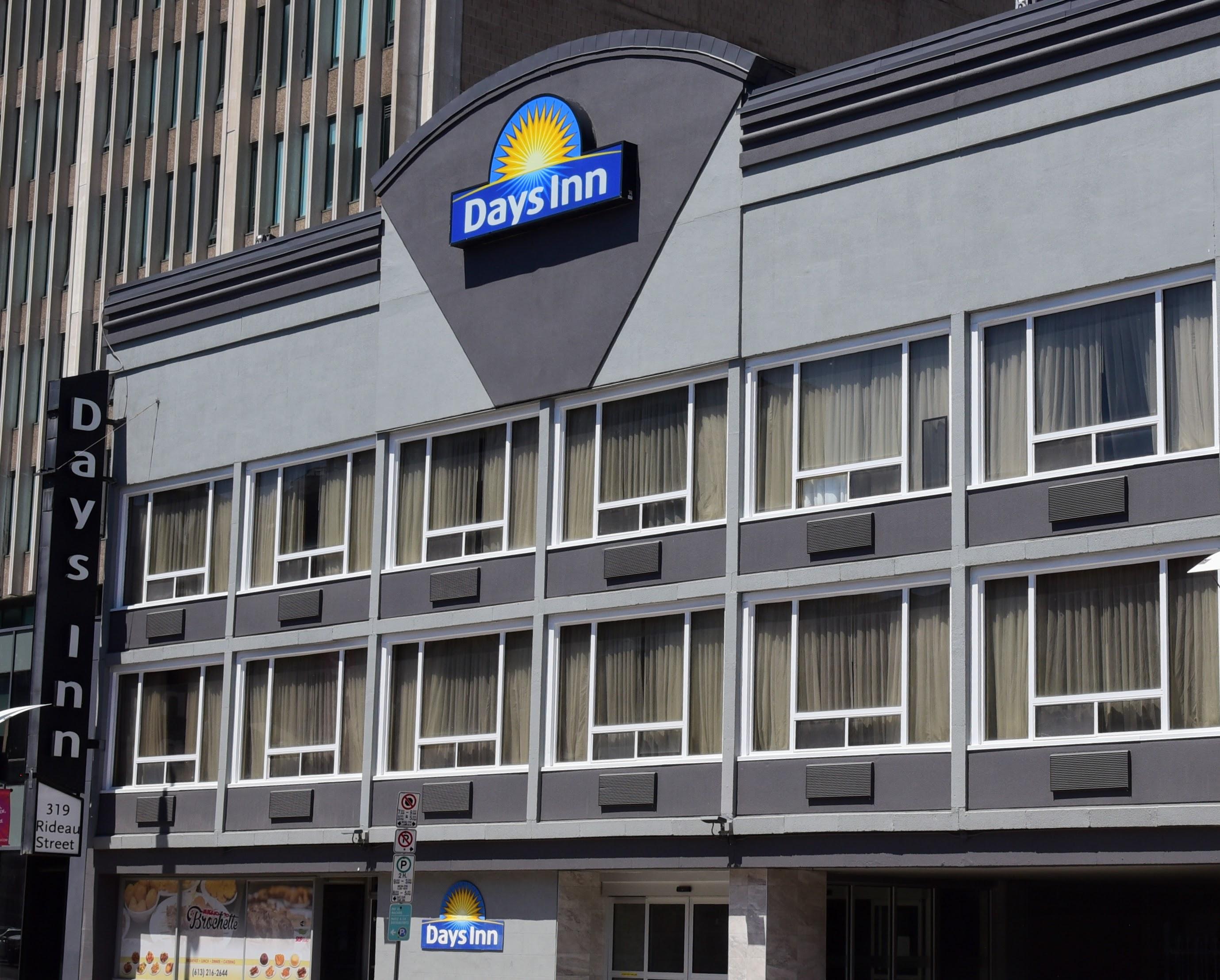 Days Inn By Wyndham Ottawa Bagian luar foto
